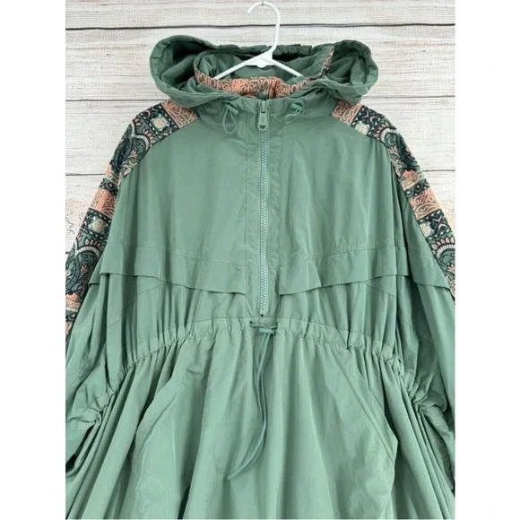 Free People Movement She Fly Jacket Size M Hooded Embroidered Green Oversized